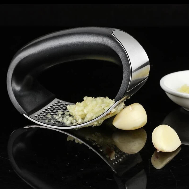 Stainless Steel Manual Garlic Mincer Gadget